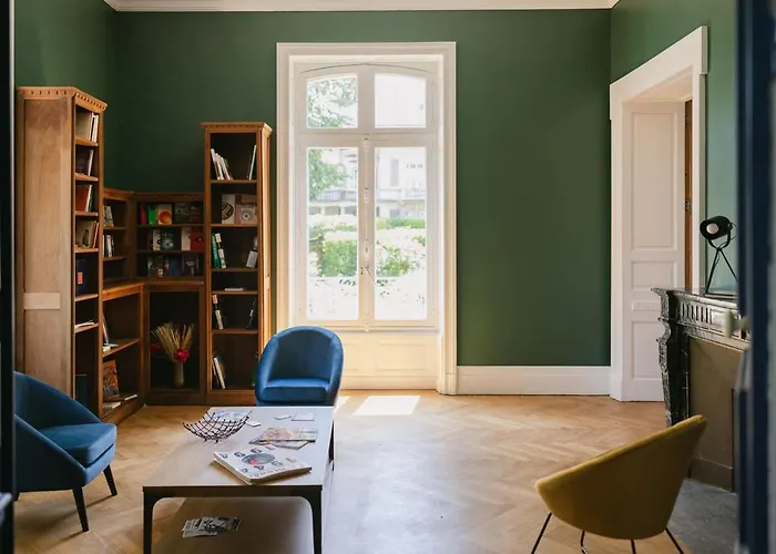 Les Penates Отель